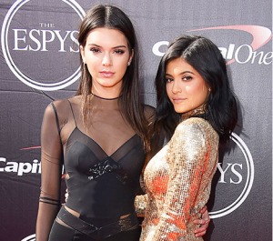 1437008434_kendall-kylie-jenner-article